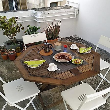 Confortevole Appartamento Vicino Al Centro เลชเช ภายนอก รูปภาพ
